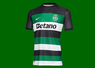 2024/25. Camisola alternativa preta/verde/branco do Sporting